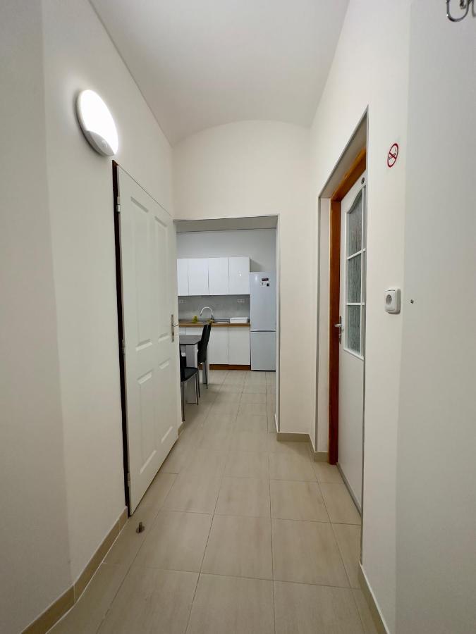 Lukas Apartments ヤーヒモフ エクステリア 写真